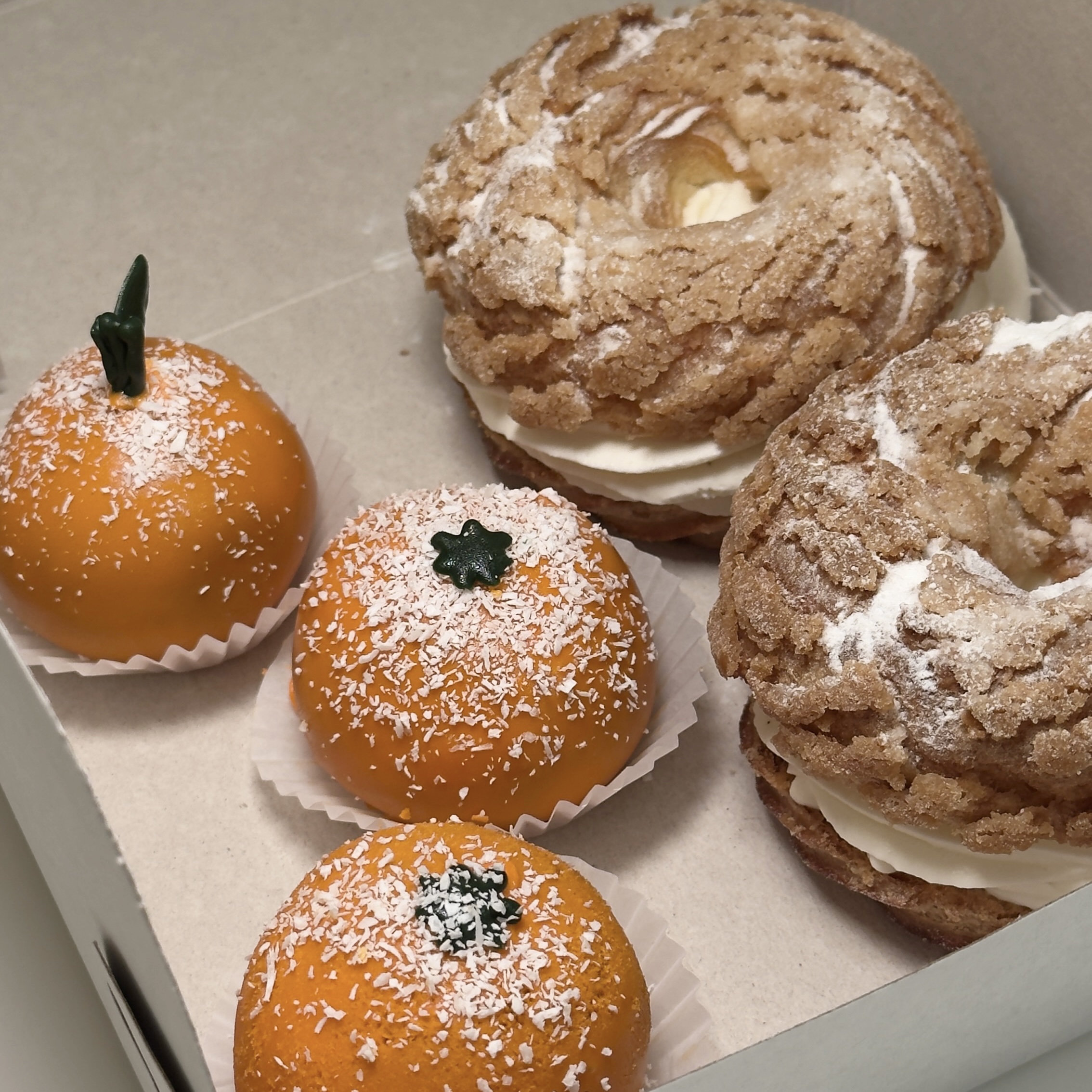 Набор пирожных "Коробочка счастья"